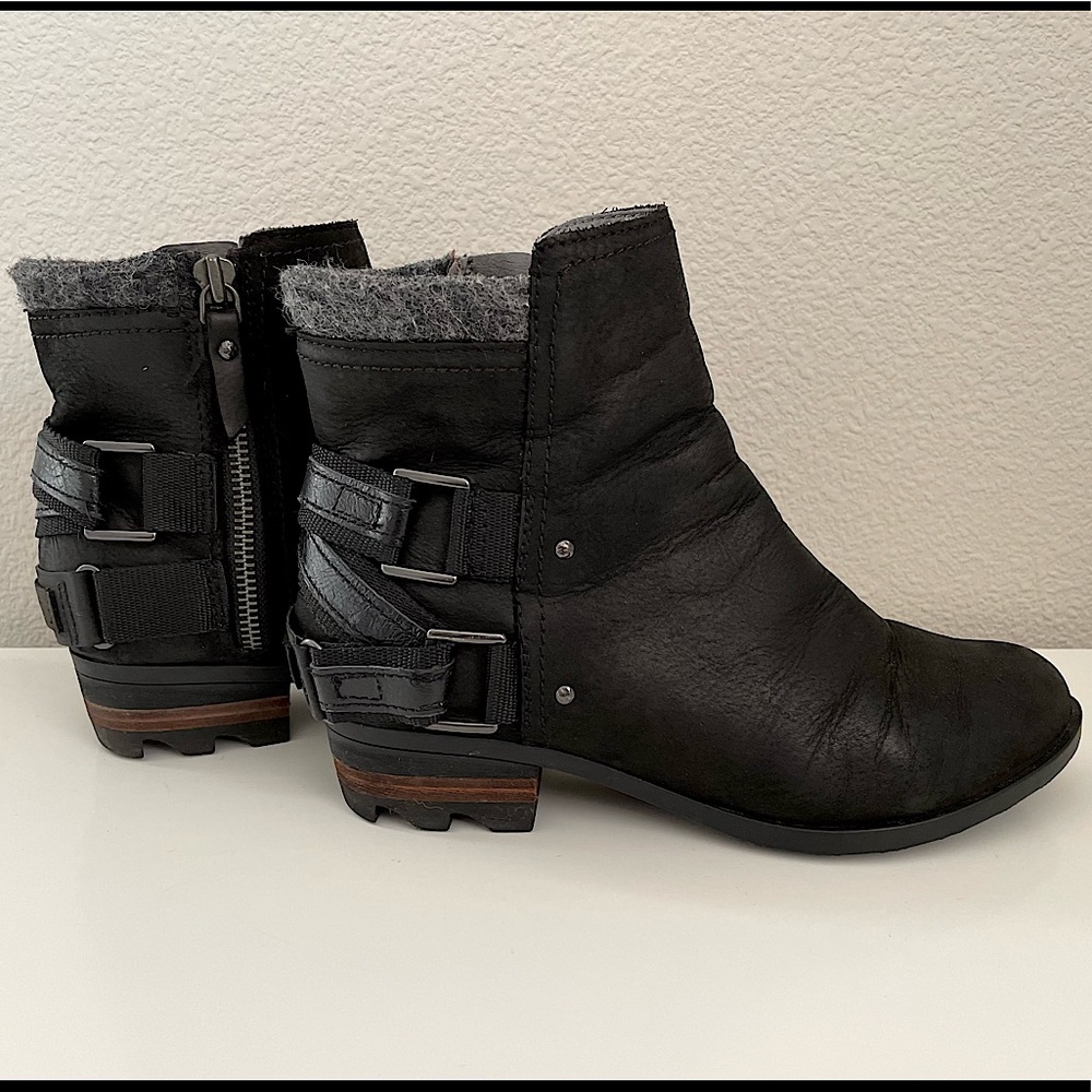 Sorel Lolla boots, size 8.5